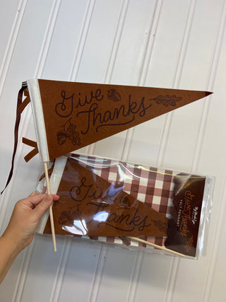 grateful give thanks pennant