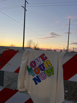 love your now graphic tee