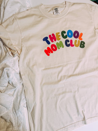colorful cool mom club graphic tee