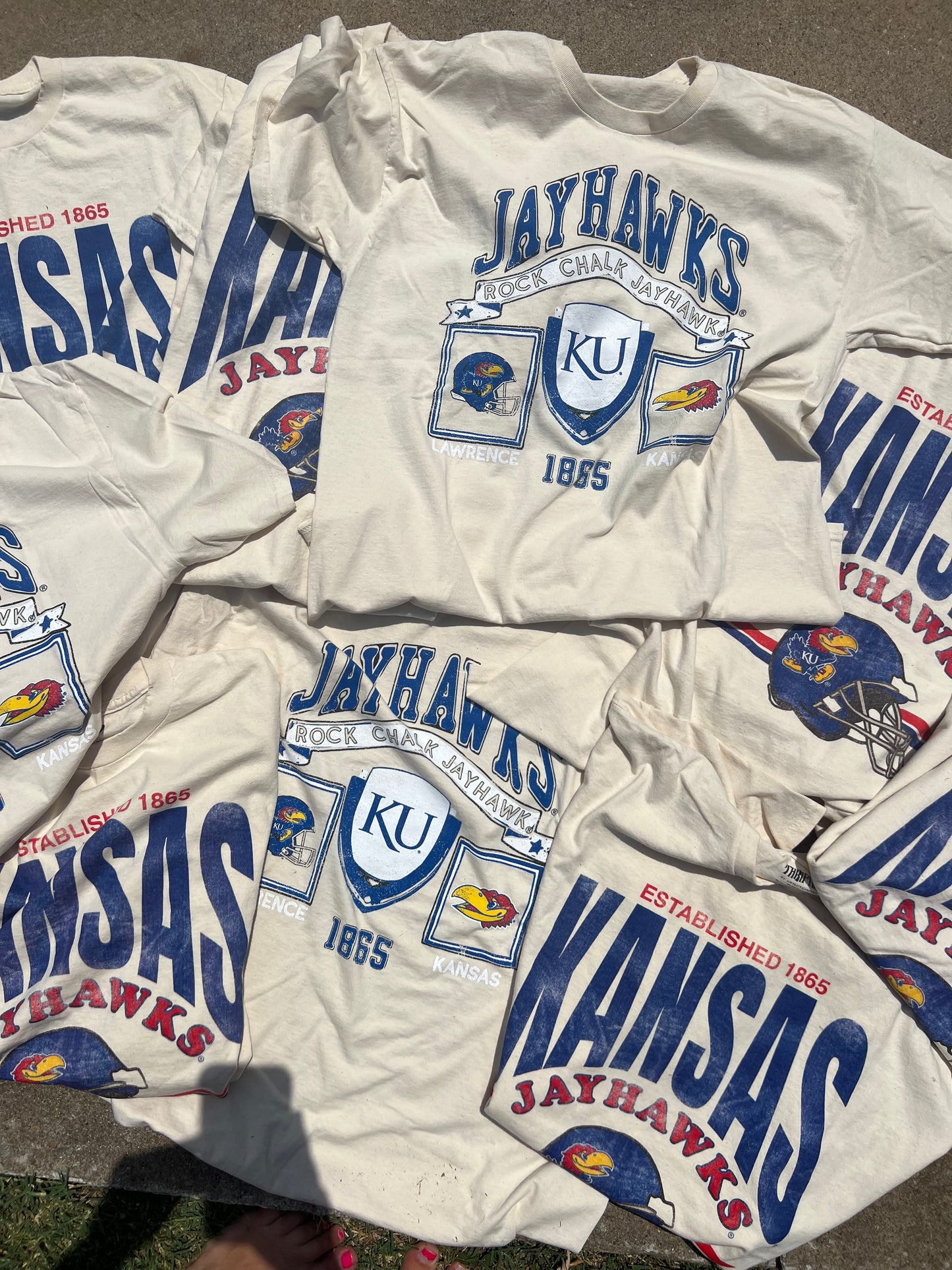 ku bold crest football tee