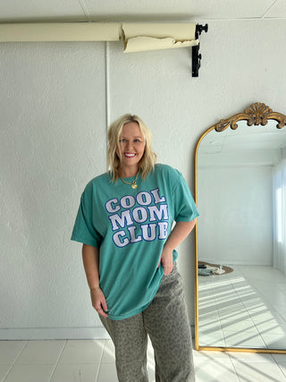 cool mom club graphic tee