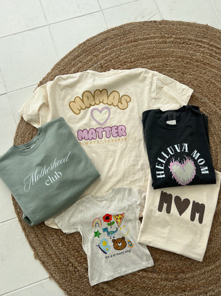 heart of a mom graphic tee