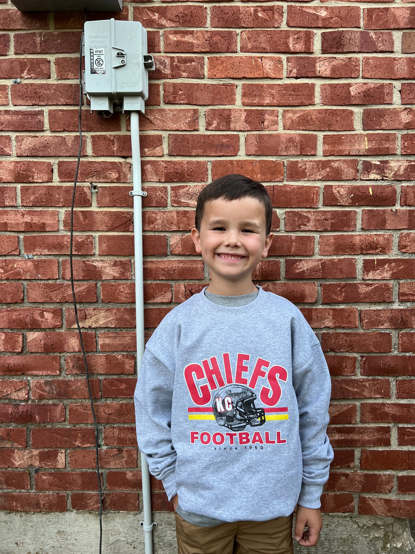 chiefs bold football sweatshirt (all sizing)