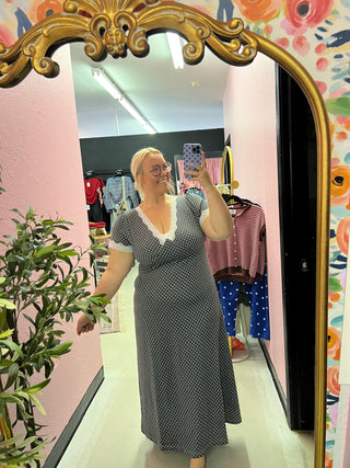 pretty girl polka dot dress extended