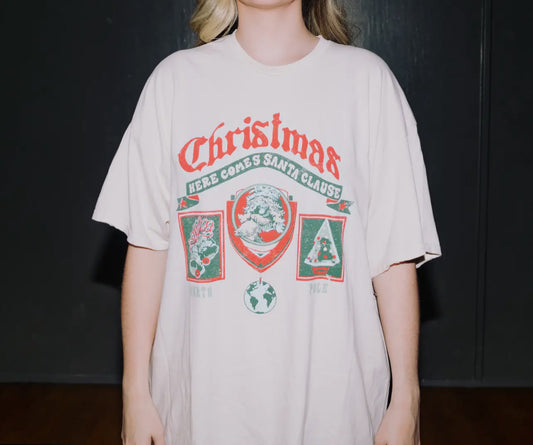 here comes santa graphic tee