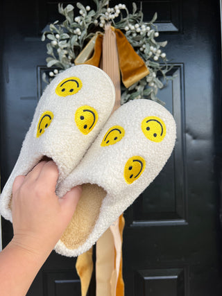 smiley slippers (7/8)