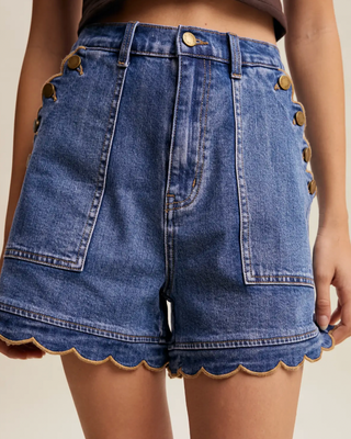 see me go scallop shorts